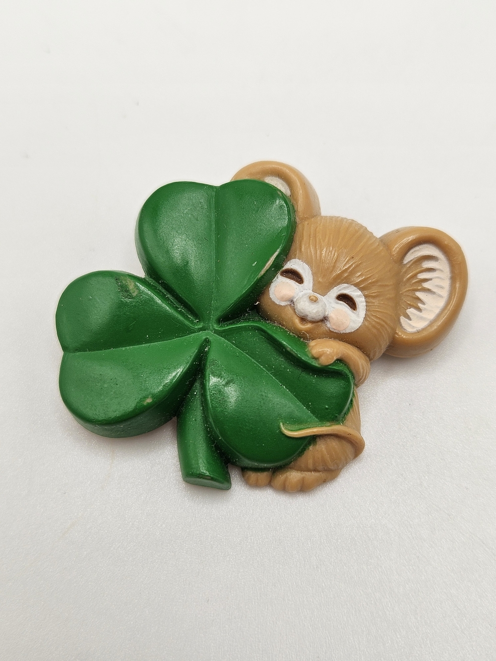 VINTAGE Hallmark 1983 St Patricks Day Brooch Pin Mouse 3 Leaf Clover Irish Luck